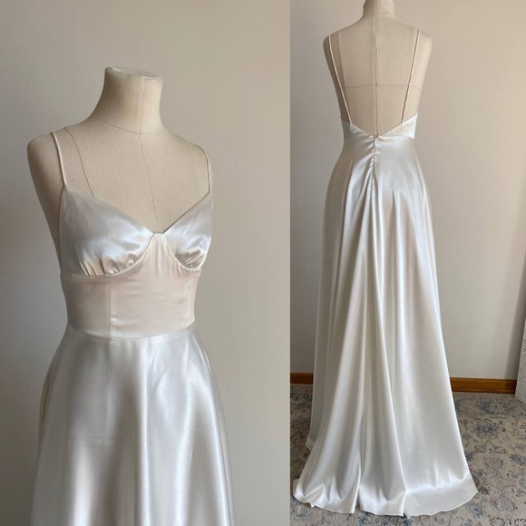 Silk wedding dress - Picture 2 of 12